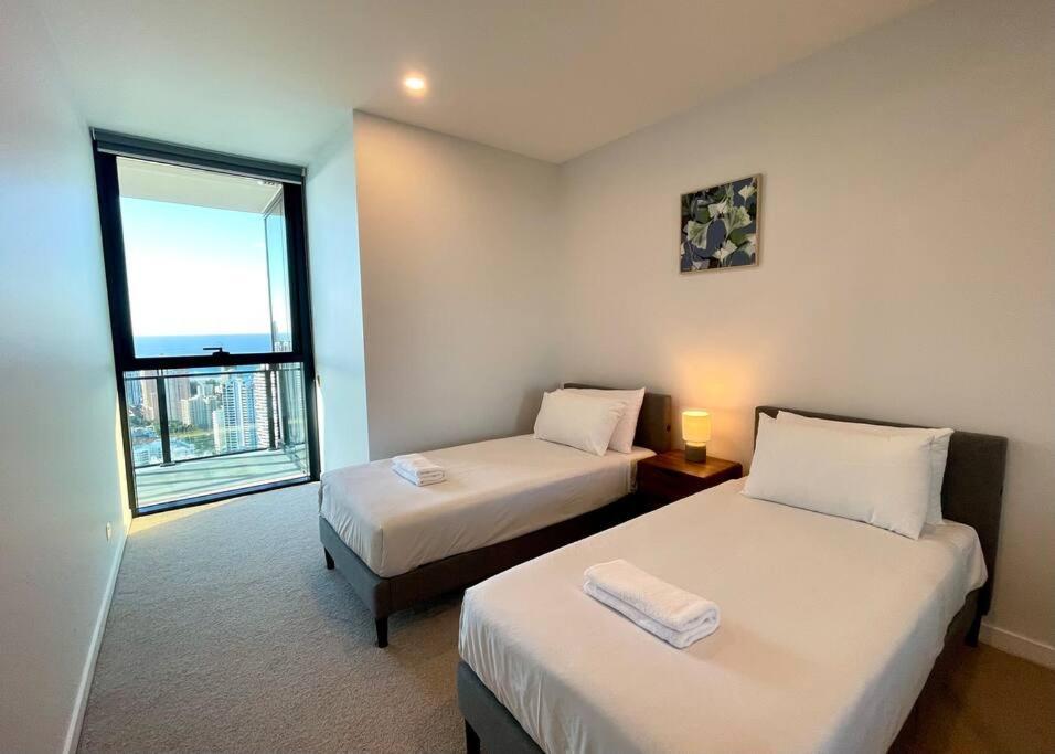 Stunning Oceanview 2Br In The Heart Of Broadbeach 44F Lägenhet Guldkusten Exteriör bild