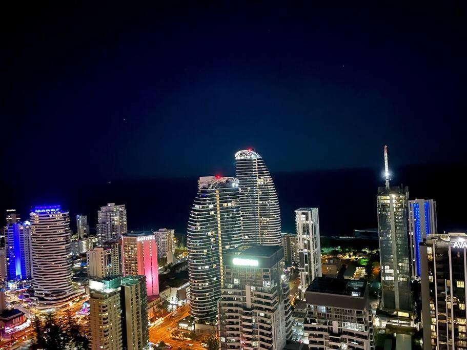 Stunning Oceanview 2Br In The Heart Of Broadbeach 44F Lägenhet Guldkusten Exteriör bild
