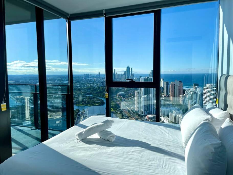 Stunning Oceanview 2Br In The Heart Of Broadbeach 44F Lägenhet Guldkusten Exteriör bild
